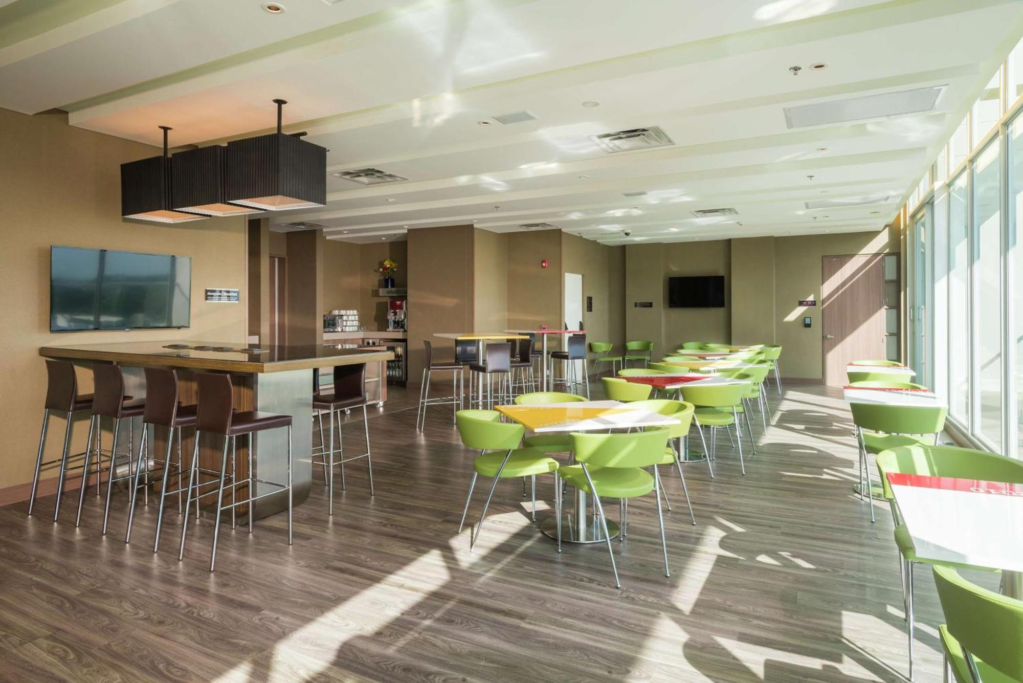 Hampton By Hilton Yopal Hotel Exterior photo